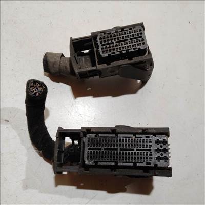 208234 Fiat Grande Punto 1,3 16v Diesel 75Le Euro 4 motorvezérlő elektromos csatlakozó 51843363