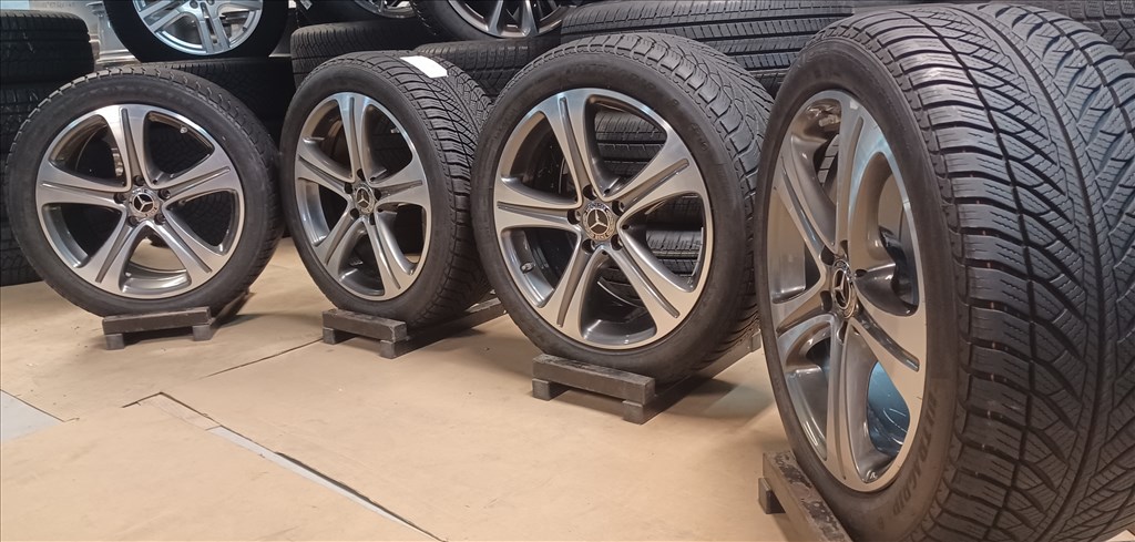 Mercedes W213 E 5x112 8x18 245/45 R18 téli gumikkal 4db 8. kép