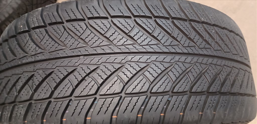 Mercedes W213 E 5x112 8x18 245/45 R18 téli gumikkal 4db 9. kép