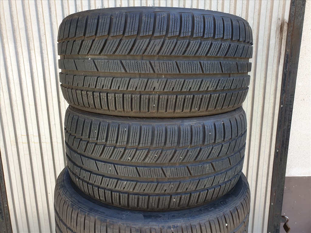  265/30 20 TOYO Snowprox 1. kép