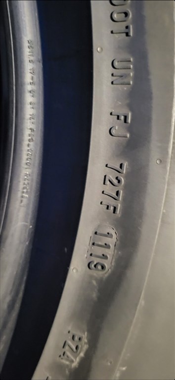  275 50 20 113 W PIRELLI P ZERO M0-S ZAJCSÖKKENTŐS DOT 1119 5-6MM 3. kép