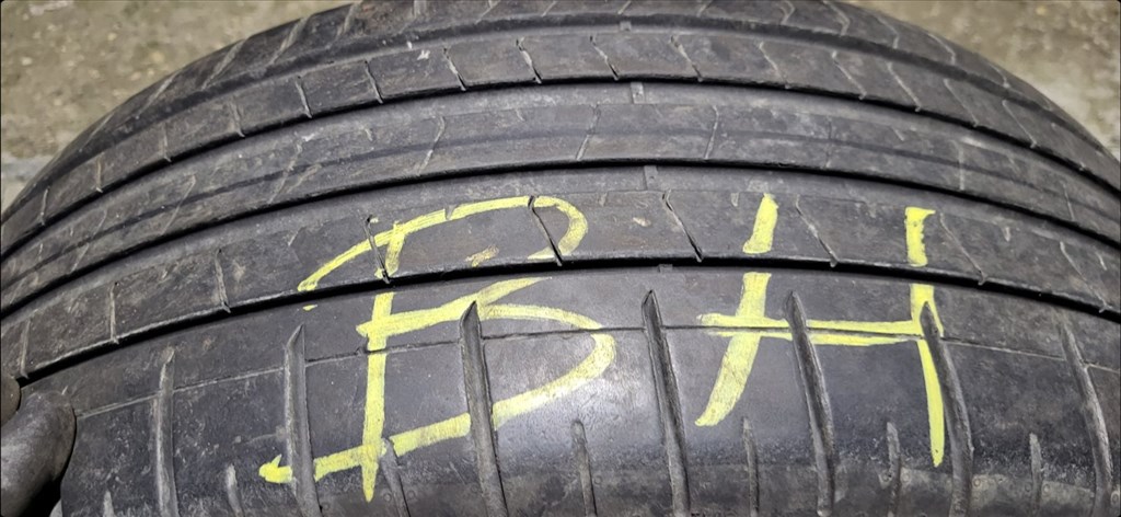  275 50 20 113 W PIRELLI P ZERO M0-S ZAJCSÖKKENTŐS DOT 1119 5-6MM 16. kép