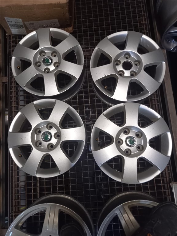 Skoda aluszett 5x112 lyukosztású 6JJ 15" használt (gyári felni) alufelni ixx 1. kép