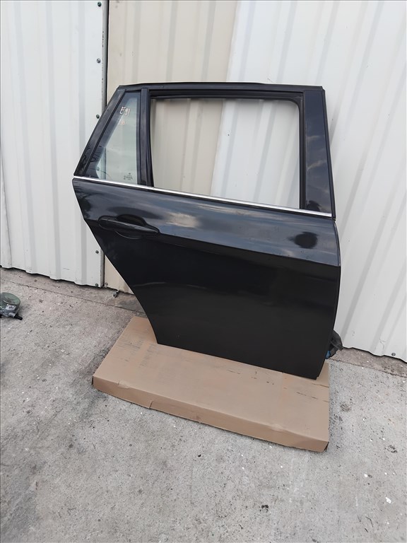 BMW 3-as sorozat E90, E91, E92, E93 Jobb hátsó Ajtó 2890 2. kép