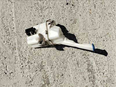 Bontásra: Hyundai i20 (PB) ablakmosó folyadék tartály 986101j000 4la8m075521