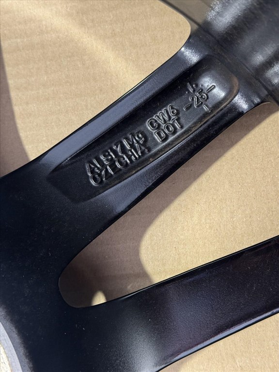 R19 Original audi 8.5J ET46 - 8B3601025BB 8B3 601 025 BB / BA 1db alufelni felni 6. kép