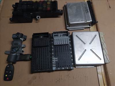 Volvo S80 2.5T motorvezérlő szett eladó!