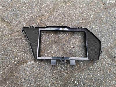 Mercedes C-osztály W204 W204 kijelző körüli burkolat a2046801789