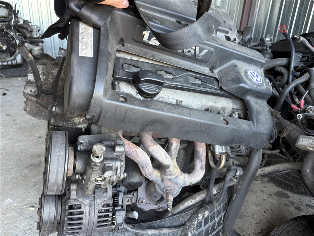 Volkswagen Golf IV 1.4 benzin komplett motor AXP axp 1. kép