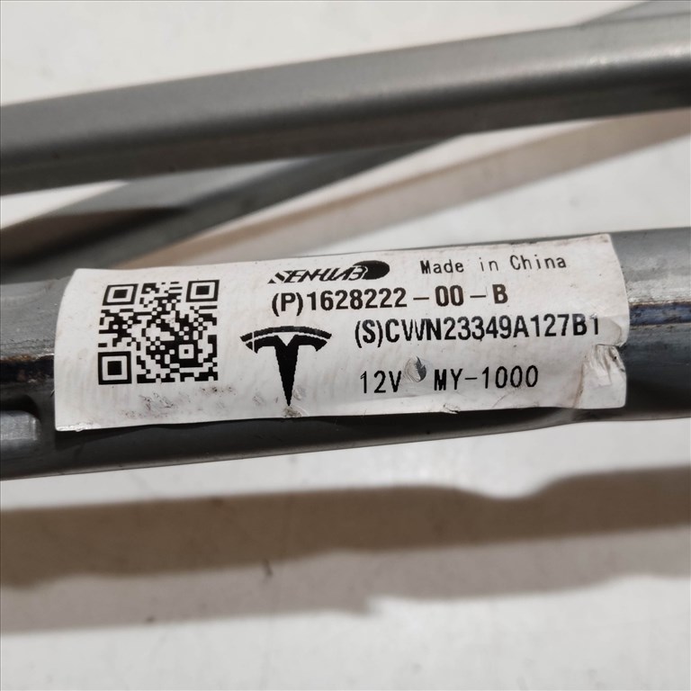 Tesla Model Y ablaktörlő motor mechanikával 1628222-00-B 4. kép