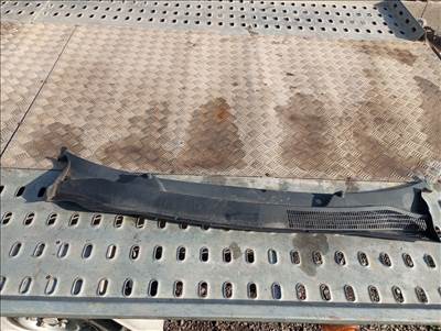 Opel Corsa D levélrács 