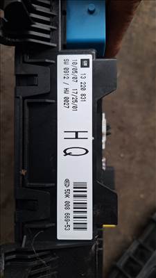 Opel Zafira B belső biztosítéktábla 