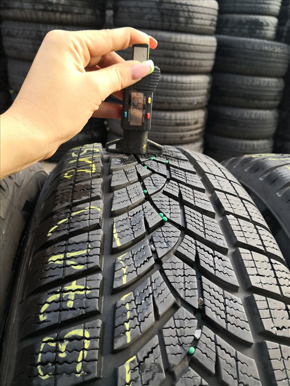 215/65 R17 Goodyear téli gumi 20000ft a 2db/371/ 2. kép