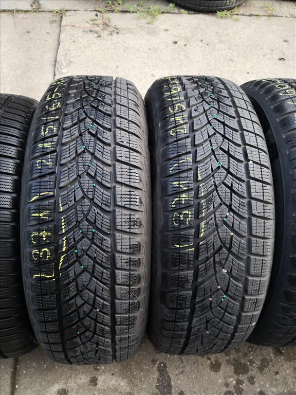 215/65 R17 Goodyear téli gumi 20000ft a 2db/371/ 3. kép