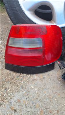 Audi A4 (B5 - 8D) bal hátsó lámpa, jobb hátsó lámpa 