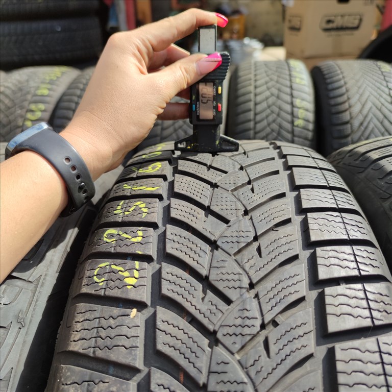  225/60 R18 Goodyear téli gumi 35000ft a 4db/67/ 2. kép