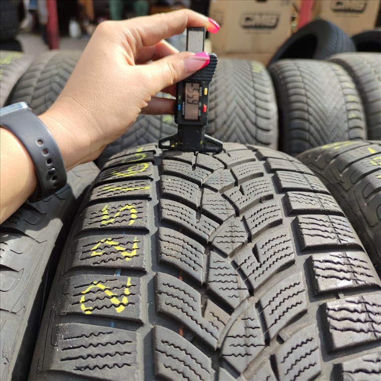  225/60 R18 Goodyear téli gumi 35000ft a 4db/67/ 3. kép