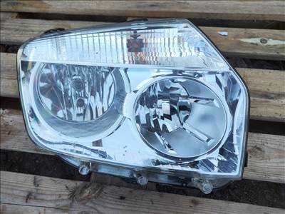 Dacia Duster I jobb első fényszóró lámpa  1305236684