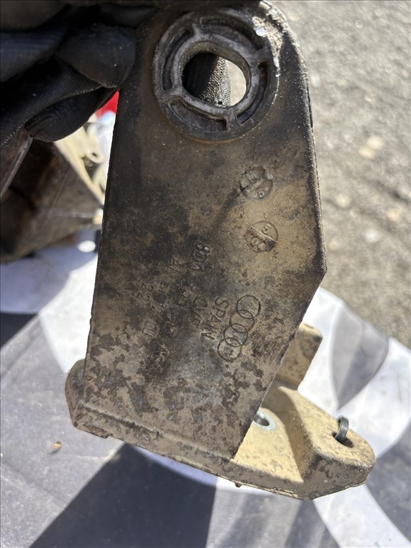 Audi A4 (B6/B7) 2.5 TDI quattro váltótartó bak  8d0399113as 1. kép