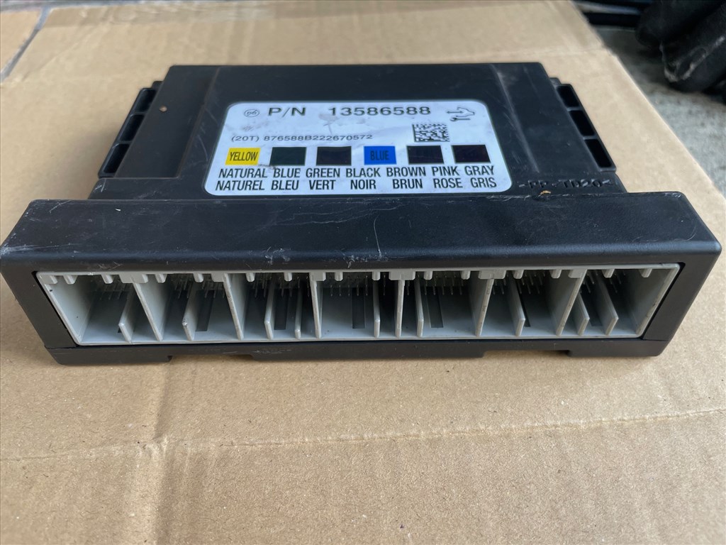 Opel Astra J  13586588 , Komfor modul BCM modul, Karosszéria vezérlő modul / Zafira C Meriva B Mokka 1. kép