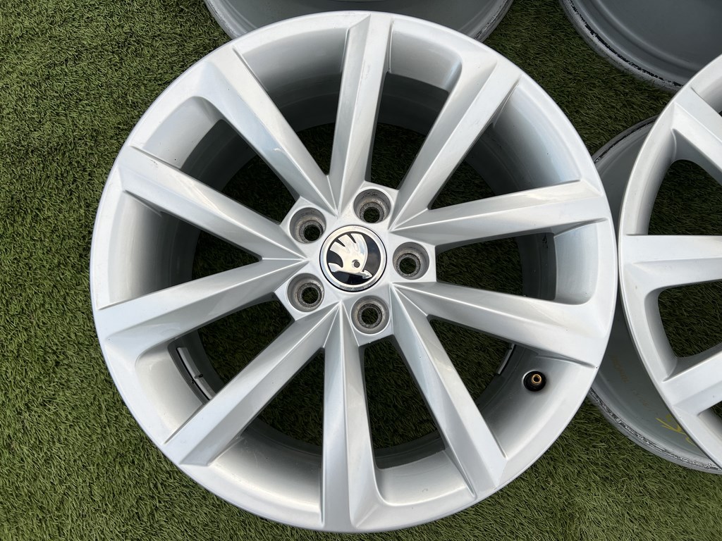 5x100 16" Skoda gyári alufelni 7Jx16h2 ET46 3. kép