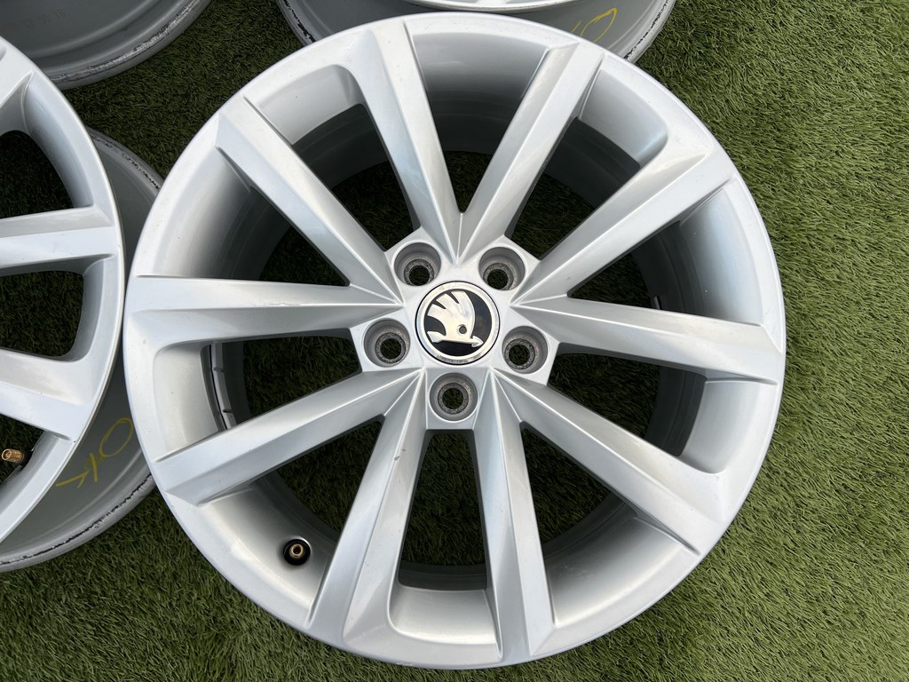 5x100 16" Skoda gyári alufelni 7Jx16h2 ET46 4. kép