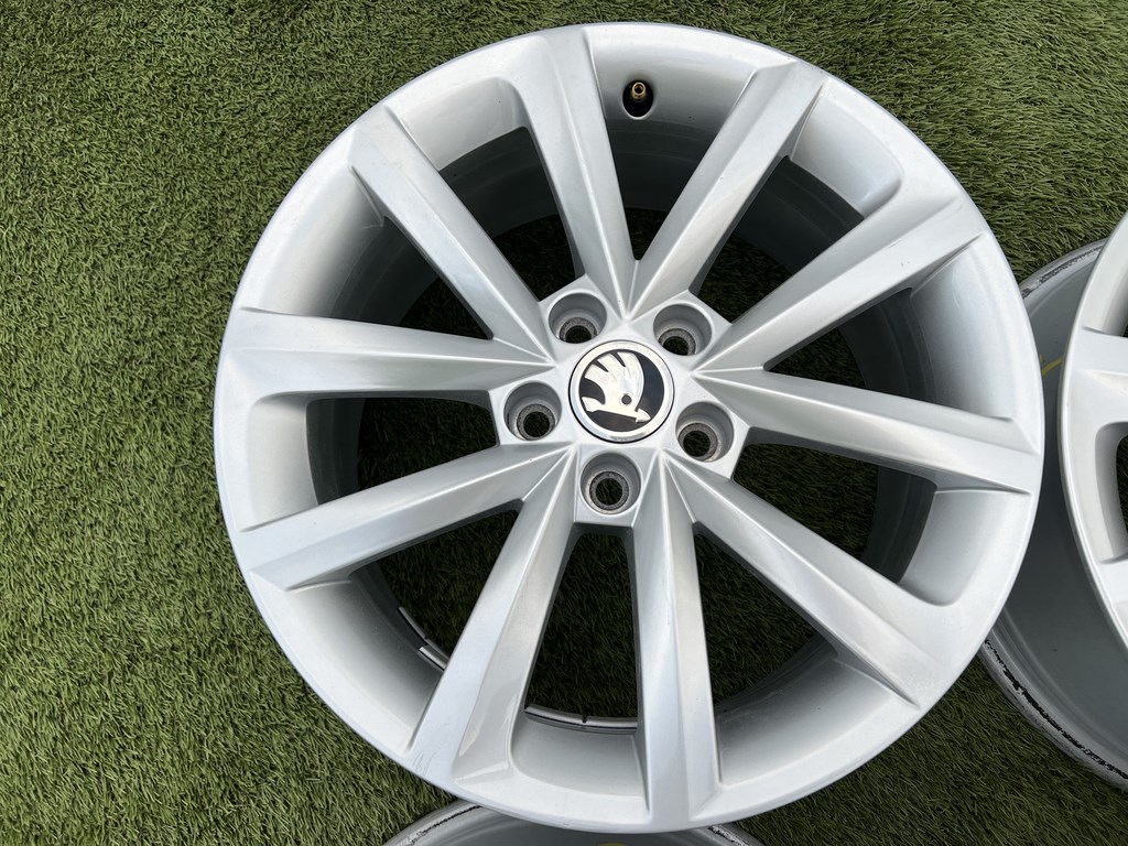 5x100 16" Skoda gyári alufelni 7Jx16h2 ET46 6. kép
