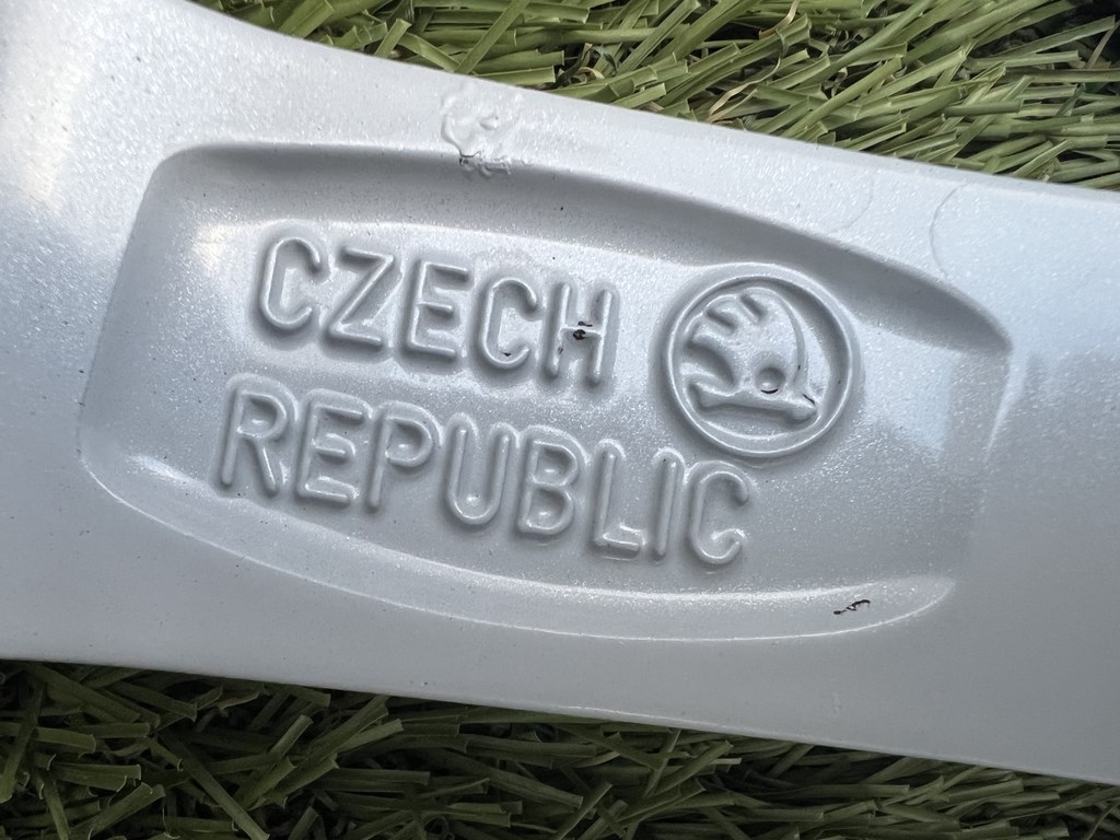 5x100 16" Skoda gyári alufelni 7Jx16h2 ET46 7. kép
