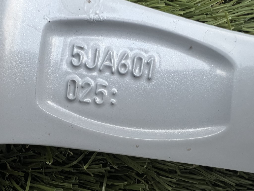 5x100 16" Skoda gyári alufelni 7Jx16h2 ET46 9. kép