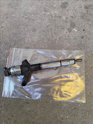 Toyota Corolla Verso (AR10) porlasztó  236700r020