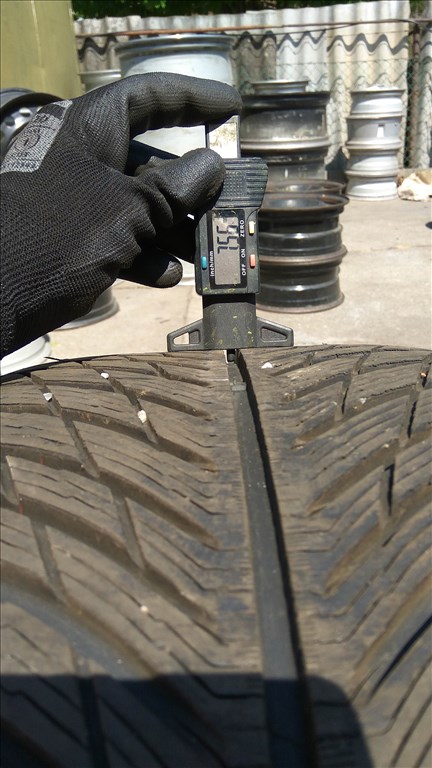 265/40 R19 Michelin téli gumi 50000ft a 4db /167/ 1. kép