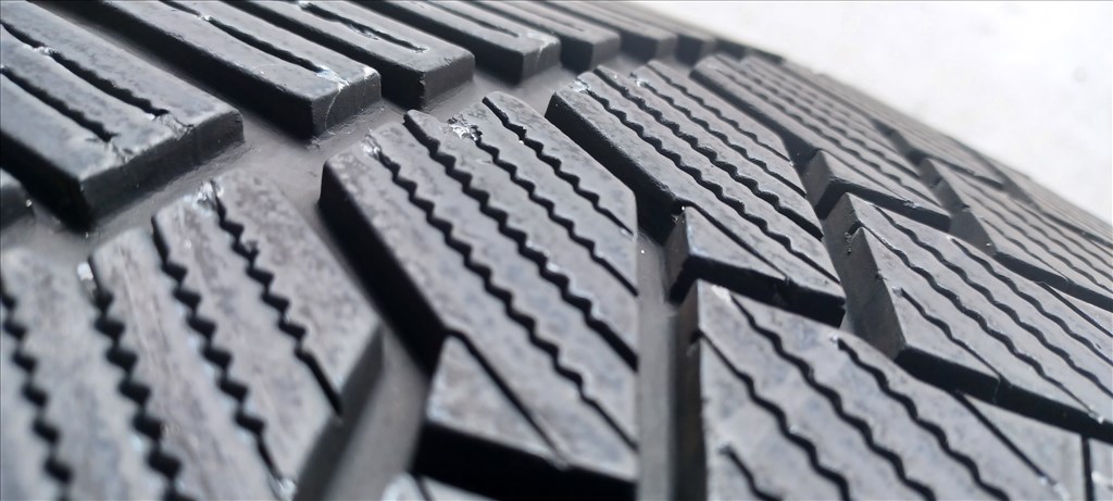 Continental Wintercontact 315/30 R21 téli gumik 2db 2. kép