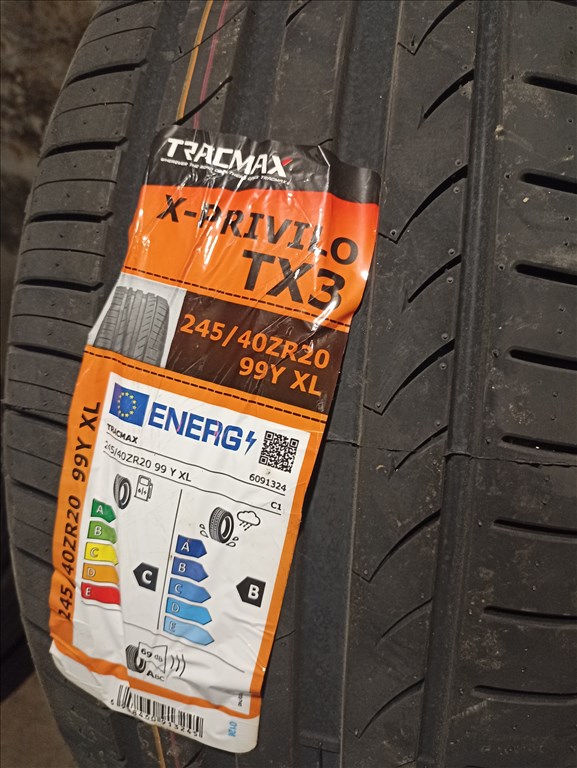  245/4020" új Tracmax nyári gumi gumi 1. kép