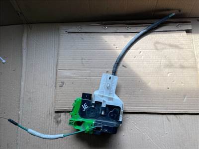 Hyundai i40 jobb első ajtózár  813203z020