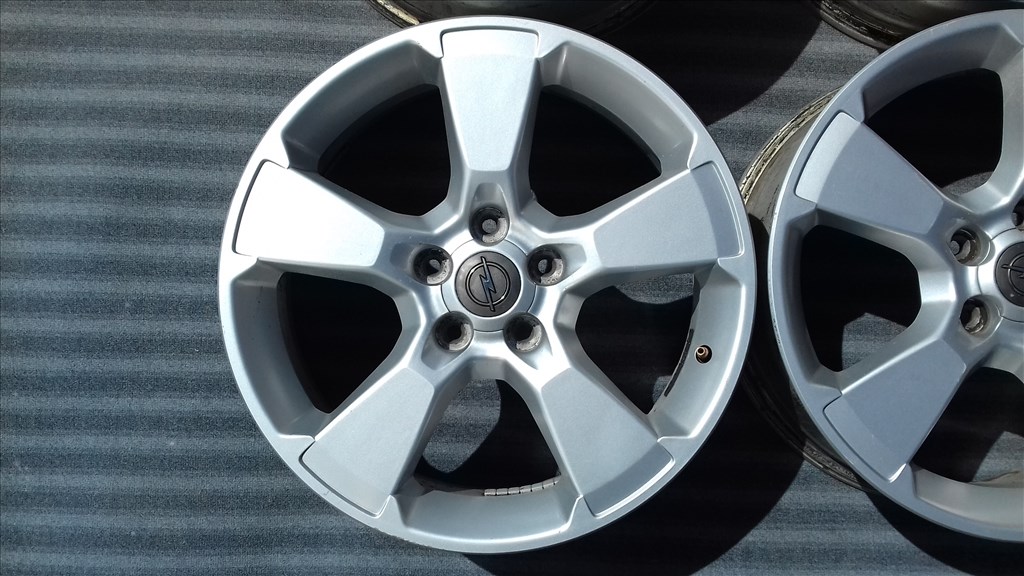  5x115 lyukosztású 7J 18" gyári Opel / Chevrolet / alufelni 2. kép
