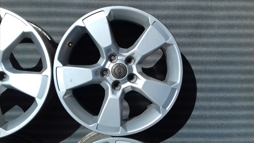  5x115 lyukosztású 7J 18" gyári Opel / Chevrolet / alufelni 4. kép