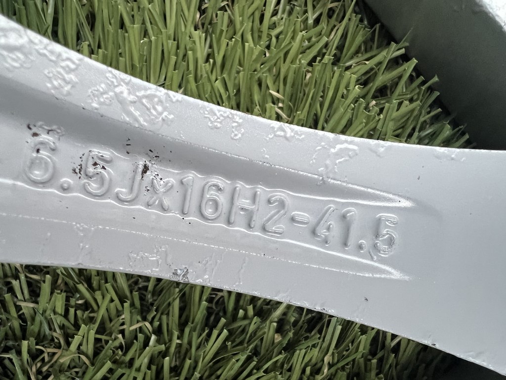 5x98 16" Alfa Romeo gyári alufelni 6,5Jx16h2 ET41,5 8. kép