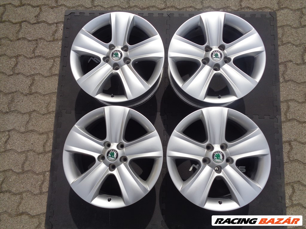 Skoda Gyári alufelni 17-es, 5×112-es osztóval újszerű állapotban eladó.  1. kép