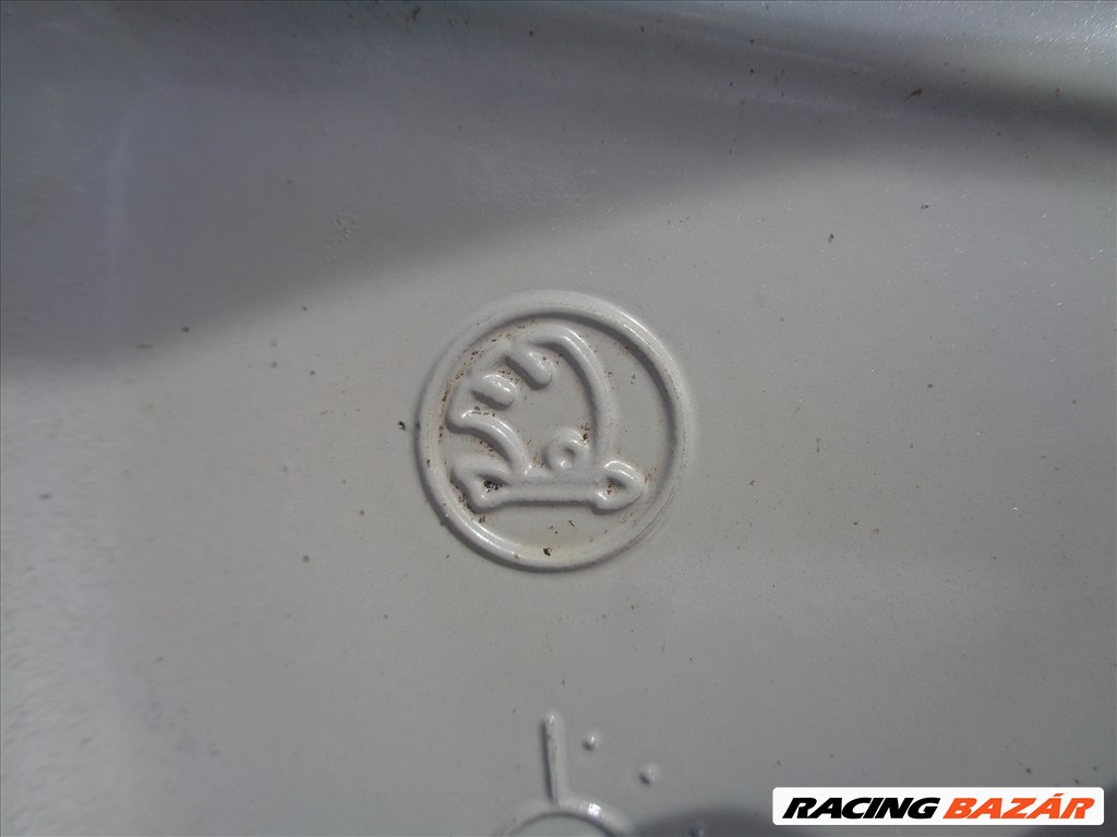 Skoda Gyári alufelni 17-es, 5×112-es osztóval újszerű állapotban eladó.  7. kép