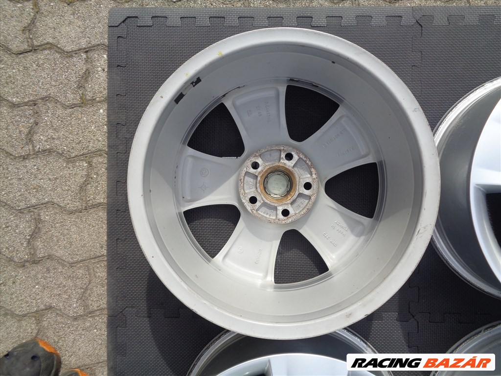 Skoda Gyári alufelni 17-es, 5×112-es osztóval újszerű állapotban eladó.  6. kép