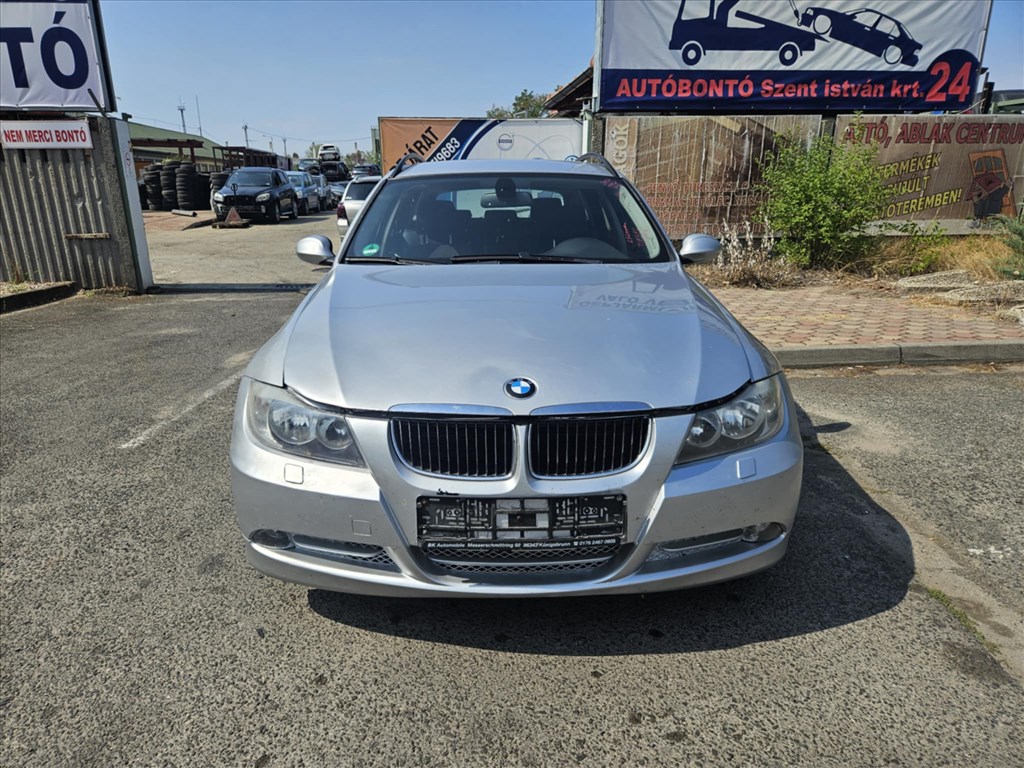 BMW 318 (E90, E91, E92, E93) bontott alkatrészei 2. kép