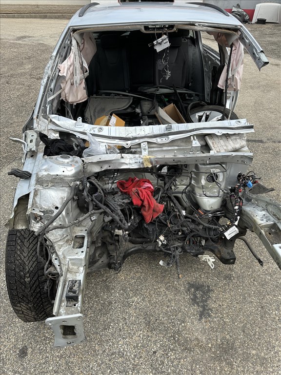 Skoda Octavia IV bontott alkatrészei vagy egyben bontásra eladó 2. kép