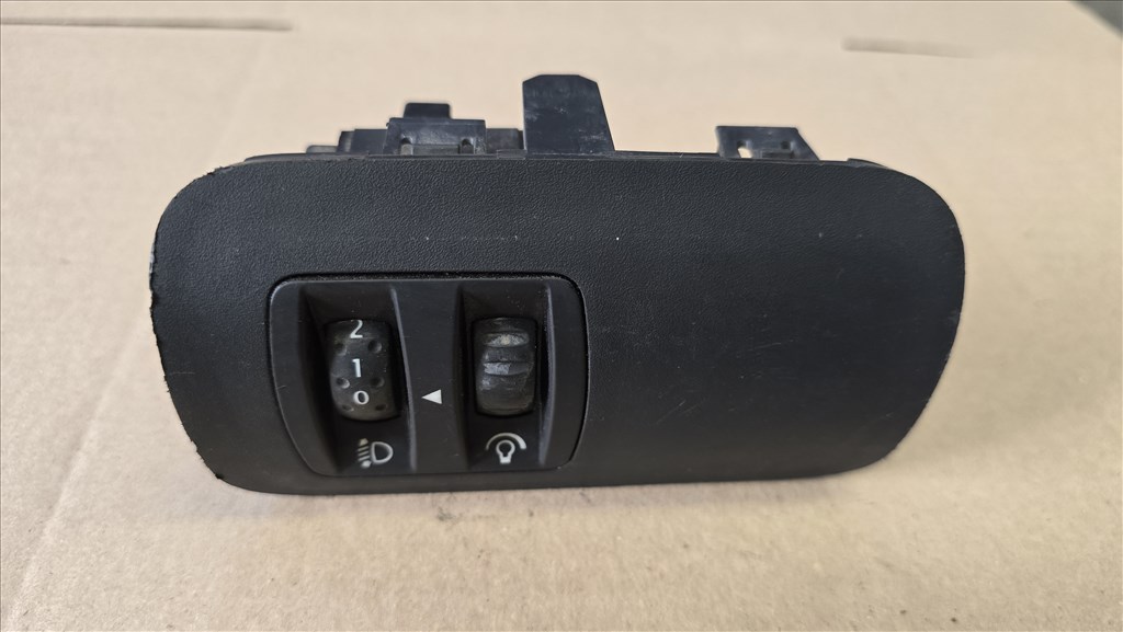 Renault Clio III, Renault Thalia II, Renault Mégane II fényszóró magasság állító kapcsoló 8200095495b 1. kép