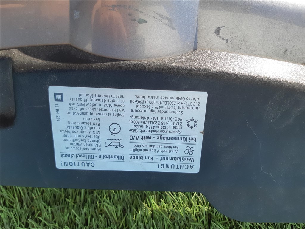 Bontásra: Opel Astra H Enjoy 1.6 benzin, hűtő díszrács, repedt 95599333 96343699 4. kép