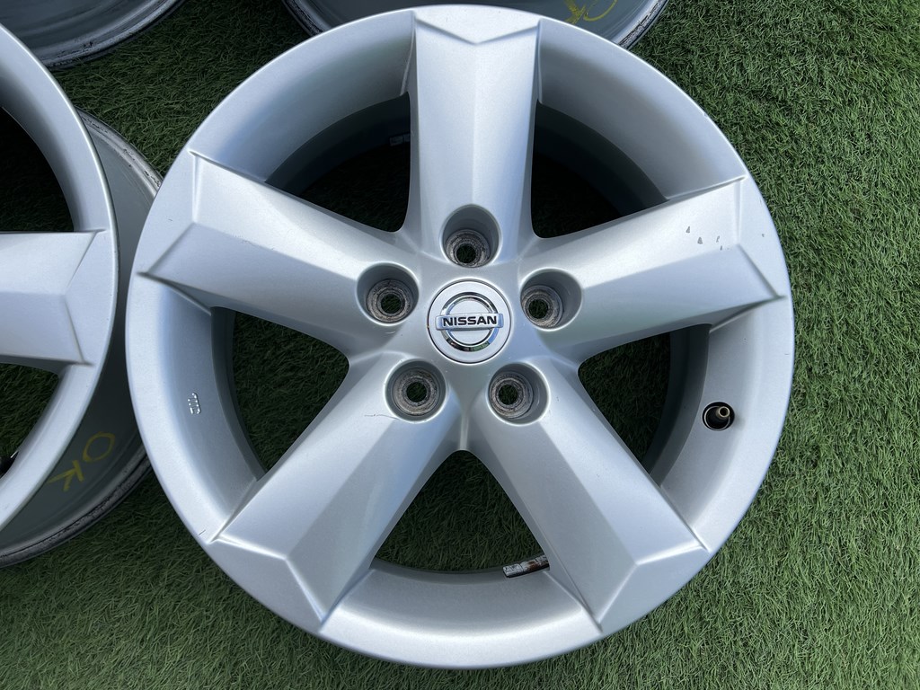 5x114.3 16" Nissan gyári alufelni 6,5Jx16h2 ET40 3. kép