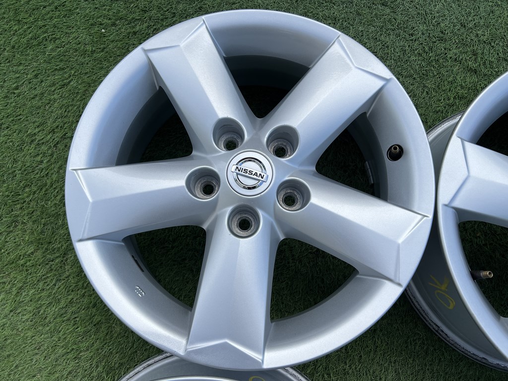 5x114.3 16" Nissan gyári alufelni 6,5Jx16h2 ET40 5. kép