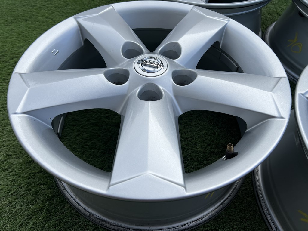 5x114.3 16" Nissan gyári alufelni 6,5Jx16h2 ET40 6. kép