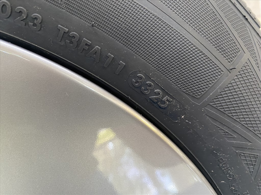 (3806)  BMW 17 gyári alufelni felni, 5x112, 205/65 R17 téli gumi, iX1 3. kép