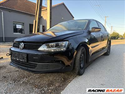 Volkswagen Jetta VI bontott alkatrészei