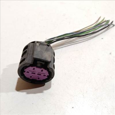 208031 Alfa Romeo MiTo 2008-2018 jobb első fényszóró elektromos csatlakozó 89101877